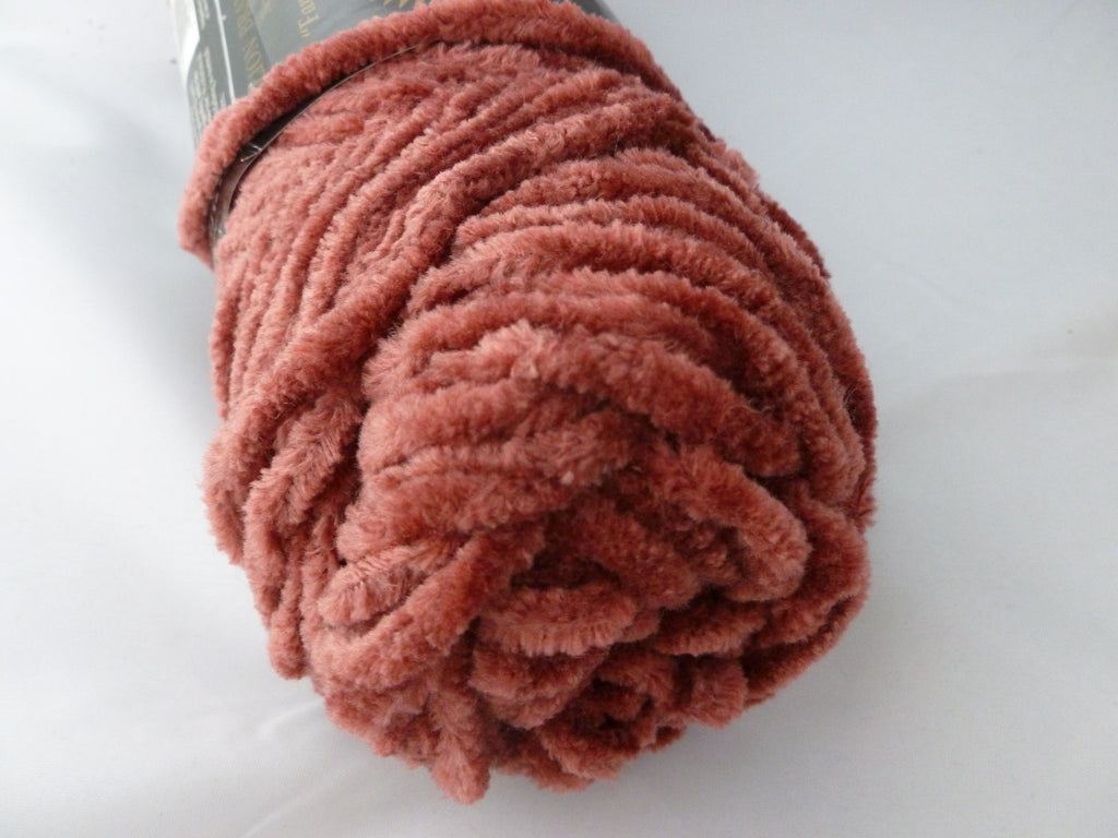 Lion brand chenille best sale thick and quick yarn